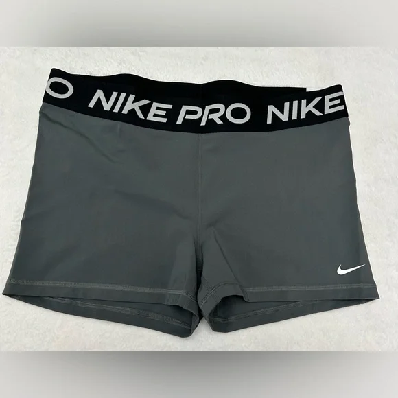 Nike Pro Women’s XL Dri-FIT Bike Shorts in Black and Gray Training NWT - Picture 1 of 5